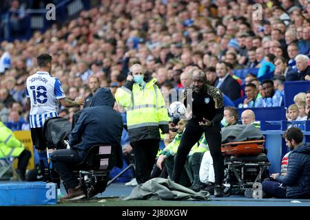 SHEFFIELD, REGNO UNITO. MAGGIO 9th Sheffield Mercoledì manager Darren Moore durante la Sky Bet League 1Play Off semifinale 2nd tratta tra Sheffield Mercoledì e Sunderland a Hillsborough, Sheffield Lunedi 9th maggio 2022. (Credit: Mark Fletcher | MI News) Credit: MI News & Sport /Alamy Live News Foto Stock