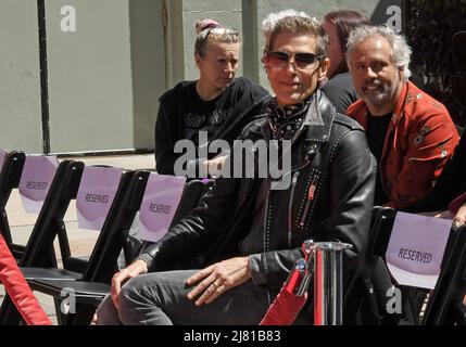 Los Angeles, Stati Uniti. 11th maggio 2022. Perry Farrell di Janes Addiction alla cerimonia di handprint di Smashing Pumpkins tenutasi al TCL Chinese Theatre il mercoledì 11 maggio 2022. (Foto di Sthanlee B. Mirador/Sipa USA) Credit: Sipa USA/Alamy Live News Foto Stock