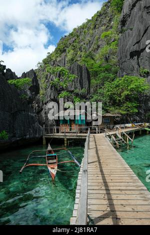 Coron, Filippine - maggio 2022: Viste del lago di Barracuda a Coron il 9 maggio 2022 a Palawan, Filippine. Foto Stock