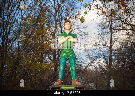 Londra, Regno Unito - 28 novembre, 2021 - Peter Pan divertente giro a Natale Hyde Park Winter Wonderland Foto Stock