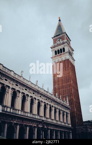 Guardando al Campanile di San Marco, Venezia Foto Stock