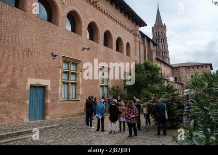 Vista esterna del museo. Il Museo di Saint-Raymond, a Tolosa (Francia), offre in collaborazione con il Museo Archeologico di Francoforte (Germania) e il Museo reale di Mariemont (Belgio) la mostra 'il mistero di Mitra. Tuffarsi nel cuore di un culto romano'. Inizialmente rinviata a causa della crisi del Covid-19, l'eccezionale mostra riunisce pezzi in prestito da musei di tutta Europa ed è stata etichettata come "esposizione di interesse nazionale" dal Ministero della Cultura francese. Inizialmente Indo-Iraniano, il culto del Dio Mitra fu sviluppato nell'antichità, per essere adottato da Foto Stock