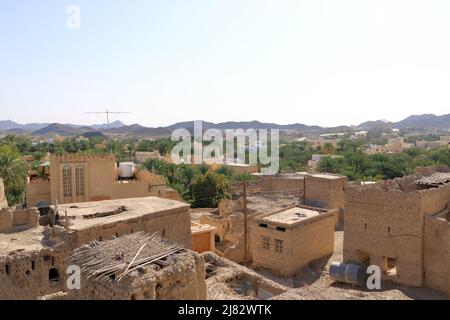 Bahla città in Oman vista dal forte Bahla Foto Stock