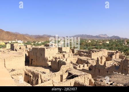 Bahla città in Oman vista dal forte Bahla Foto Stock