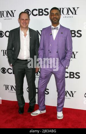 New York, NY, USA. 12th maggio 2022. David Holcenberg e Jason Michael Webb al Tony Awards 75th hanno incontrato il 12 maggio 2022 il Nominees Press Event al Sofitel New York City. Credit: RW/Media Punch/Alamy Live News Foto Stock