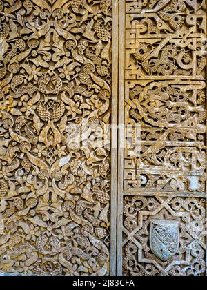 Particolare del muro ornato nel palazzo Comares di Nasrid - Alhambra complesso - Granada, Spagna Foto Stock