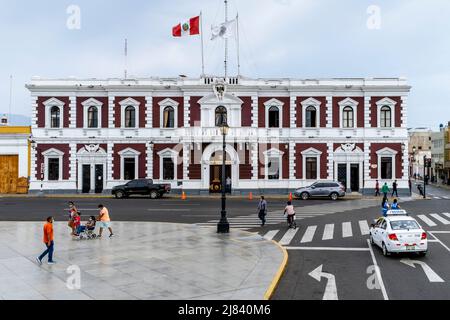 Il Municipio Provincial de Trujillo in Plaza De Armas, Trujillo, la Libertad Region, Perù. Foto Stock