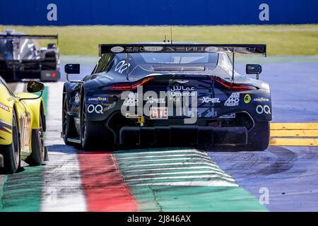 69 al HARTHY Ahmad (omn), DE HAAN Sam (gbr), SORENSEN Marco (dnk), Oman Racing avec TF Sport, Aston Martin Vantage AMR, in azione durante la 4 ore di Imola 2022, 2nd round della 2022 European le Mans Series sul circuito di Imola dal 12 al 15 maggio, a Imola, Italia - Foto: Paulo Maria/DPPI/LiveMedia Foto Stock