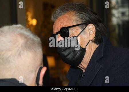 Al Pacino avvistato a Palazzo Parigi per le riprese di ‘Casa di Gucci’ a Milano, Italia con: Al Pacino dove: Milano, Italia quando: 12 mar 2021 Credit: Mairo Cinquetti/WENN Foto Stock