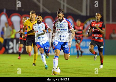 Salvador, Bahia, Brasile. 12th maggio 2022. Campionato brasiliano di calcio - 3rd fase: Vitoria e Fortaleza. 12 maggio 2022, Salvador, Bahia, Brasile: Partita di calcio tra Vitoria e Fortaleza, valida per la fase 3rd della Coppa di Calcio Brasiliana - 3rd fase, che si tiene presso lo stadio Manoel Barradas, a Salvador, Bahia, Giovedi (12). La squadra di Fortaleza ha vinto la partita 1-0, con un gol segnato da Yago Pikachu. Credit: Walmir Cirne/Thenews2 (Credit Image: © Walmir Cirne/TheNEWS2 via ZUMA Press Wire) Foto Stock