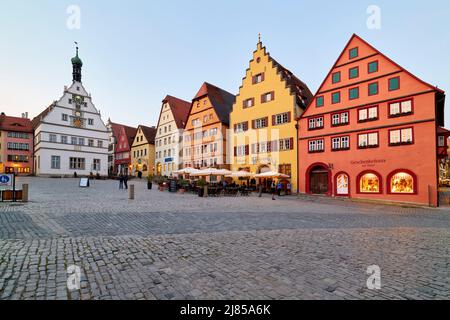 Germania Baviera strada Romantica. Rothenburg ob der Tauber. Piazza del mercato, marktplatz Foto Stock