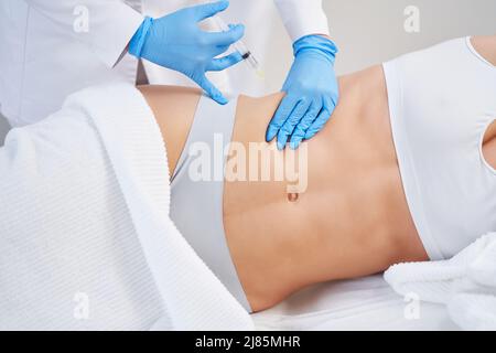 Immagine del trattamento della lipolisi su diverse parti del corpo della donna Foto Stock