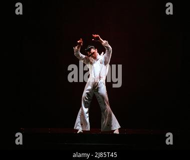 Juan Rodriguez nel RE presentato dal balletto Peter Schaufuss a Sadler’s Wells, Londra EC1 27/04/2000 design: Steven Scott coreografia & direzione: Peter Schaufuss Foto Stock