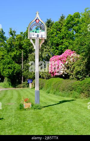 Cartello Sissinghurst Village, Kent, Regno Unito Foto Stock