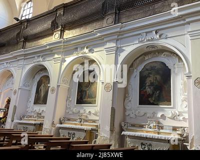 Bari, Italia. Interno della Chiesa di San Giacomo (S. Chiesa di Giacomo, n. 12th secolo). Foto Stock