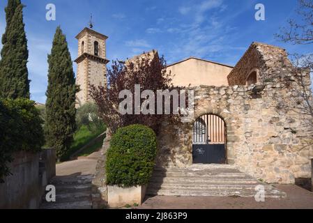 Museo o Cappella Saint Valentin o Penitents e c18th Belfry nella città vecchia o quartiere storico Gardanne Bouches-du-Rhône Provence Francia Foto Stock