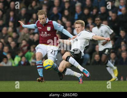 1st Gennaio 2013 - Calcio fa Cup - Aston Villa Vs. Città di Ipswich - Barry Bannan di Aston Villa è affrontato da Luke Hyam di Città di Ipswich - Foto: Paul Roberts / Pathos. Foto Stock