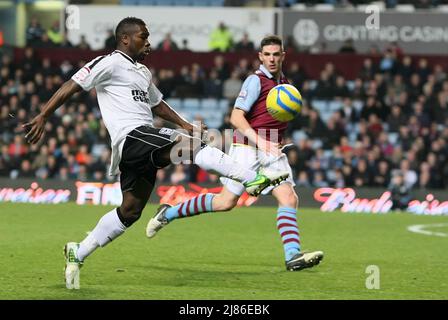 1st Gennaio 2013 - Calcio fa Cup - Aston Villa Vs. Città di Ipswich - Aaron McLean della città di Ipswich spara per la prima volta per la città di Ipswich - Foto: Paul Roberts / Pathos. Foto Stock