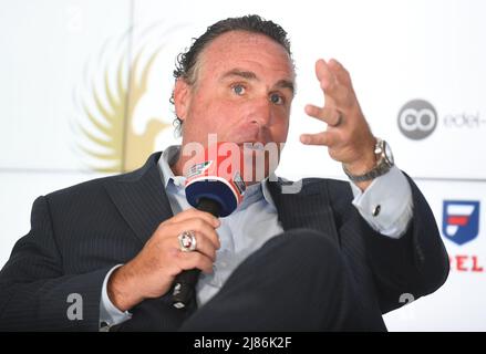 Amburgo, Germania. 13th maggio 2022. Jim Tomsula, allenatore capo Rhein Fire, parla durante la conferenza stampa della European League of Football (EFL) per la stagione 2022. Credit: Michael Schwartz/dpa/Alamy Live News Foto Stock