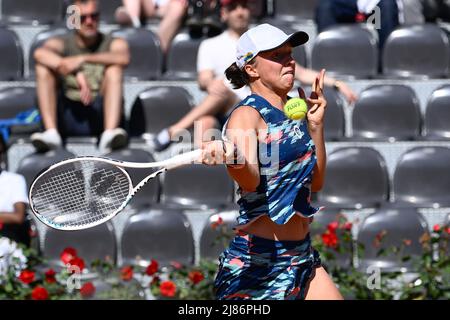 Roma, Italia. 13th maggio 2022. IgA Swiatek (POL) durante le finali trimestrali contro Bianca Andreescu (CAN) del torneo WTA Master 1000 internazionali BNL D'Italia al Foro Italico il 13 maggio 2022 Credit: Live Media Publishing Group/Alamy Live News Foto Stock