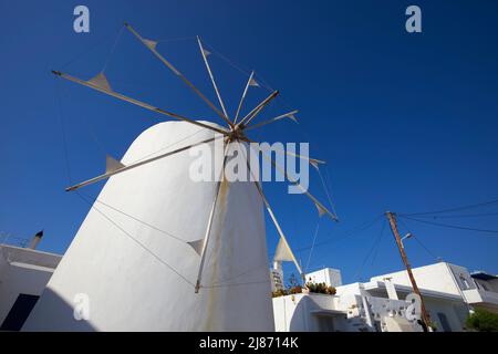 Mulino a vento tradizionale a Paros, Isole Cicladi, Grecia Foto Stock