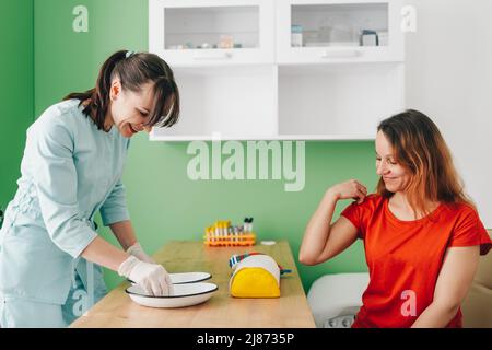 Preparazione per gli esami del sangue. Foto Stock