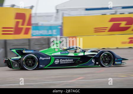 Berlino, Germania, 13th maggio 2022. 2022 Shell Recharge Berlin e-Prix, 2021-22 ABB FIA Formula e World Championship, Tempelhof Airport Circuit a Berlino, Germania Foto: #4 Robin FRIJNS (NLD) di Envision Racing © Piotr Zajac/Alamy Live News Foto Stock