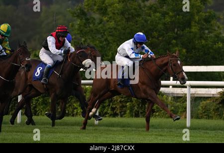 I nomi Jock e Miss M o'Sullivan (a destra) tornano a casa per vincere la Women's Irish Network for Racing Lady Riders handicap all'ippodromo di Leopardstown a Dublino, Irlanda. Data foto: Venerdì 13 maggio 2022. Foto Stock