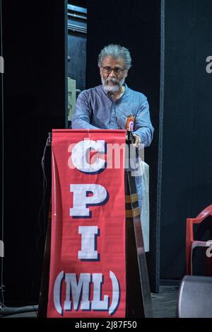 Kolkata, Bengala Occidentale, India. 13th maggio 2022. Dipankar Bhattacharya (dicembre 1960), segretario generale nazionale della liberazione del Partito Comunista indiano (marxista leninista). Diverso momento della Conferenza di Stato da parte del Partito Comunista dell'India (marxista 'leninista). Il Partito Comunista dell'India (Lenninista.CPI ML) ha organizzato una Conferenza di Stato del 12th presso lo state Youth Center, che si terrà fino al 15th maggio 2022 per cercare la via d'uscita contro il regime fascista e comunale del BJP ha guidato il governo centrale e la democrazia disinvestimento del governo guidato da TMC (Credit Image: © Amlan Biswas/Paci Foto Stock