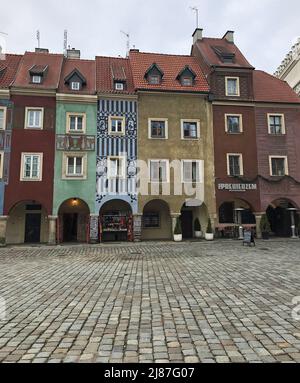 La fila di inquilini nella città vecchia di Poznan, Polonia Foto Stock