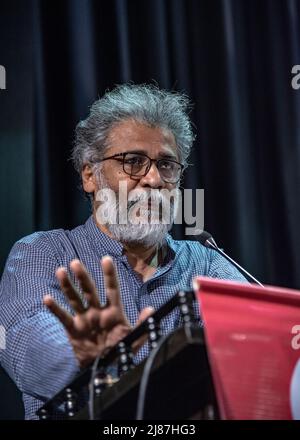 Kolkata, Bengala Occidentale, India. 13th maggio 2022. Dipankar Bhattacharya (dicembre 1960), segretario generale nazionale della liberazione del Partito Comunista indiano (marxista leninista). Diverso momento della Conferenza di Stato da parte del Partito Comunista dell'India (marxista 'leninista). Il Partito Comunista dell'India (Lenninista.CPI ML) ha organizzato una Conferenza di Stato del 12th presso lo state Youth Center, che si terrà fino al 15th maggio 2022 per cercare la via d'uscita contro il regime fascista e comunale del BJP ha guidato il governo centrale e la dismissione democratica del governo guidato da TMC (Secondo il loro parere) (Credit Imag Foto Stock