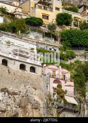 Case sulla scogliera di Positano Foto Stock