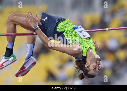 Doha, Qatar. 13th maggio 2022. Gianmarco tamberi d'Italia compete durante il salto maschile al meeting di atletica della Diamond League 2022 al Suhaim bin Hamad Stadium di Doha, capitale del Qatar, 13 maggio 2022. Credit: Nikku/Xinhua/Alamy Live News Foto Stock