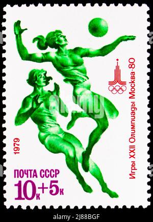 MOSCA, RUSSIA - 10 APRILE 2022: Francobollo stampato in URSS mostra Olimpiadi Mosca 1980 Volley, Olimpiadi estive 1980 (X) serie, circa 1979 Foto Stock