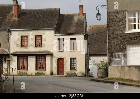 Una tipica casa di villaggio francese a Fresselines, Creuse, Francia. Foto Stock