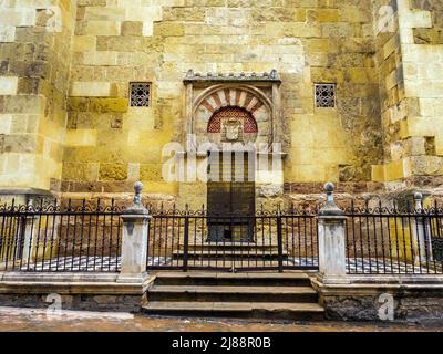 Porta del Palazzo di San Miguel - Mezquita-Catedral (Grande Moschea di Cordoba) - Cordoba, Spagna Foto Stock
