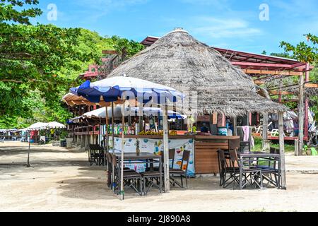 Isola di Ko LAN parte orientale della Regione Centrale della Thailandia. Ko LAN appartiene alla Provincia di Chonburi, Amphoe Bang Lamung, Golfo orientale della Thailandia Foto Stock