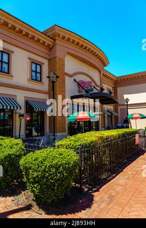 Exton, PA, USA - 10 maggio 2022: Buca di Beppo è una catena di ristoranti di cucina italiana americana. Ha oltre 80 sedi. Foto Stock