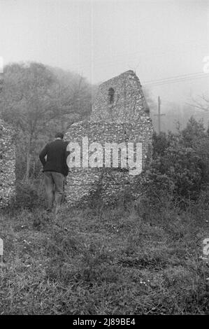 [Foto senza titolo, possibilmente relativa a: Costruzione del tabby. Rovine di presunta missione spagnola, St. Marys, Georgia]. Foto Stock