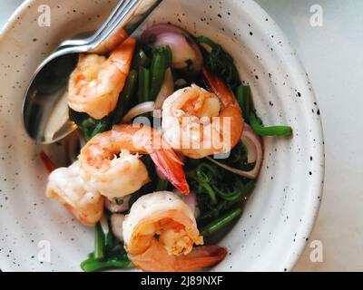 Mescolare le verdure fritte con vista dall'alto dello Shrimp Foto Stock