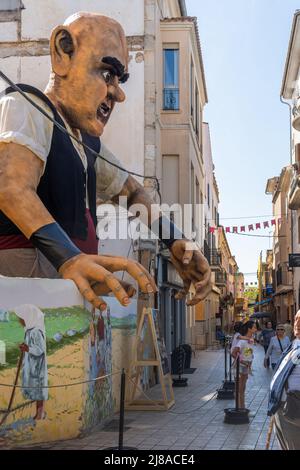 Manacor, Spagna; maggio 14 2022: Scultura gigante di un personaggio folk racconto della cultura maiorca, chiamato rondalles, situato nella strada, come parte del Foto Stock