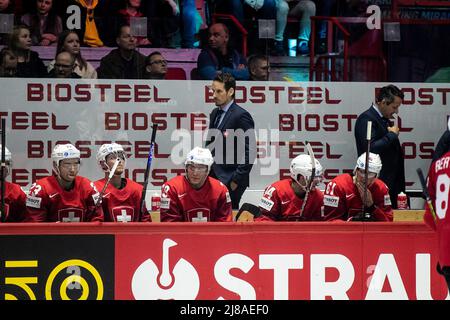 Helsinki, Finlandia. 14th maggio 2022. Team Swiss Beanch and Coach © IIHF2022 durante il Campionato del mondo - Svizzera vs Italia, Hockey su ghiaccio a Helsinki, Finlandia, Maggio 14 2022 Credit: Independent Photo Agency/Alamy Live News Foto Stock