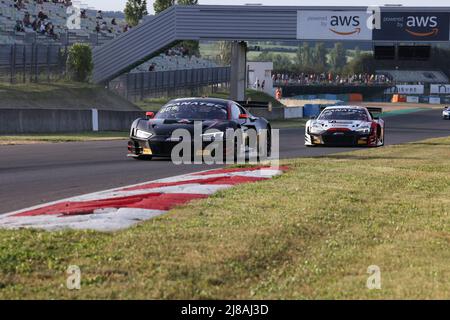 Nel corso del round 2nd del 2022 GT World Challenge Europe Sprint Cup, dal 13 al 15 maggio sul circuito di Nevers Magny-Cours a Magny-Cours, Francia - Foto Marc de Mattia / DPPI Foto Stock