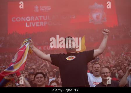 LONDRA, REGNO UNITO. MAGGIO 14th Liverpool reagisce durante la finale di fa Cup tra Chelsea e Liverpool al Wembley Stadium di Londra sabato 14th maggio 2022. (Credit: Federico Maranesi | MI News) Credit: MI News & Sport /Alamy Live News Foto Stock