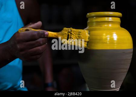 L'arte della ceramica creazione a Maragogipinho, Aratuipe, Bahia, Brasile. Il più grande centro di ceramica in latino Foto Stock