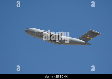 La forza aerea degli Stati Uniti C-17 decollo. Foto Stock