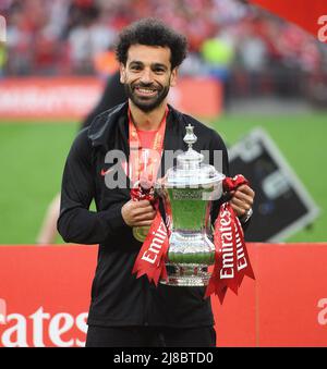 Londra, Regno Unito. 14th maggio 2022. 14 Maggio 2022 - Chelsea v Liverpool - Emirates fa Cup Final - Wembley Stadium Mohamed Salah celebra la vittoria della fa Cup Picture Credit: Credit: Mark Pain/Alamy Live News Foto Stock