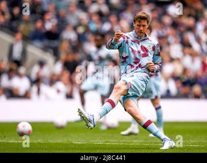 Londra, Regno Unito. Londra, Regno Unito. 15th maggio 2022; Tottenham Hotspur Stadium. Tottenham, Londra, Inghilterra; Premier League football, Tottenham Versus Burnley: WOUT Weghorst di Burnley si riscalda credito: Action Plus Sports Images/Alamy Live News Credit: Action Plus Sports Images/Alamy Live News Credit: Action Plus Sports Images/Alamy Live News Foto Stock