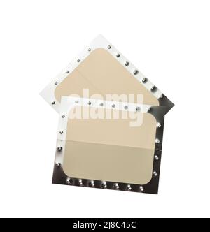 Vista dall'alto di due cerotti di nicotina transdermica non utilizzati isolati su bianco Foto Stock