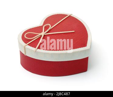Confezione regalo di carta rossa a cuore isolata su bianco Foto Stock